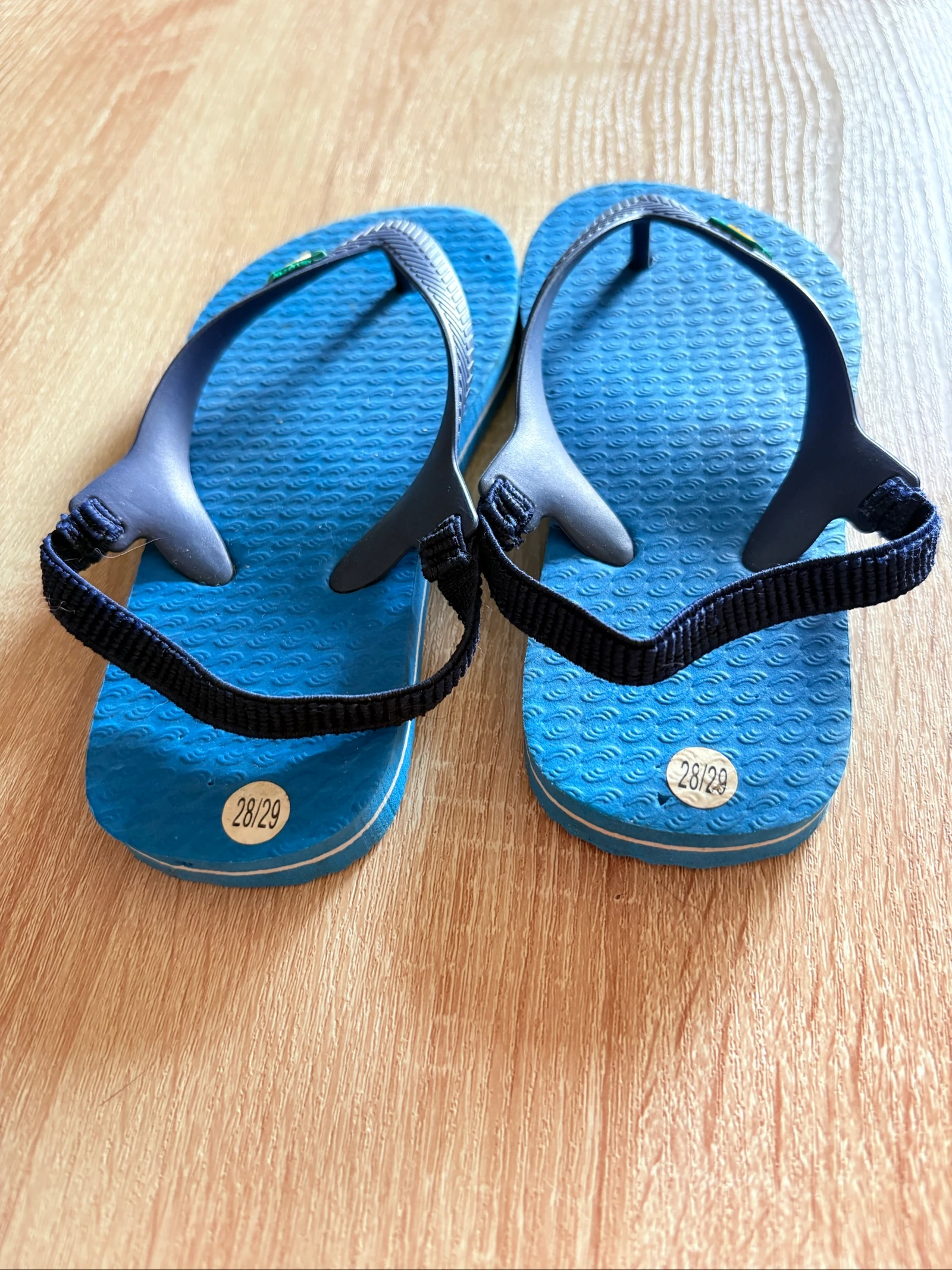 Tongs – photo 2